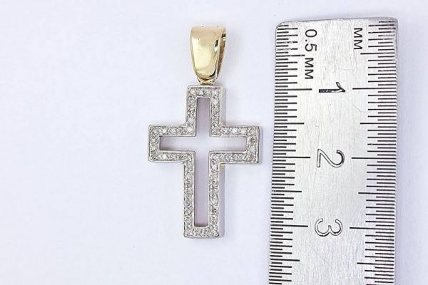 Крест из белого золота 585 пробы 2,91 гр. с бриллиантовой крошкой б/у