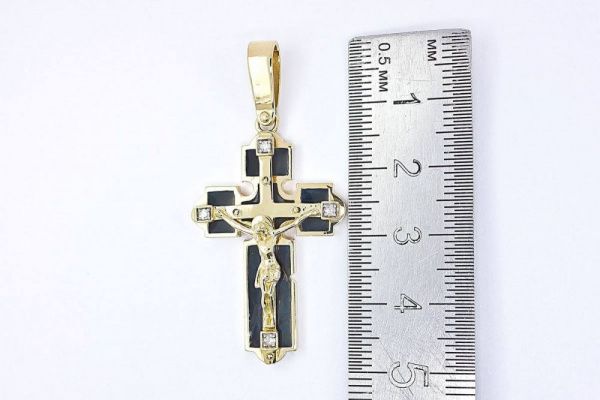 Крест из желтого золота 585 пробы 10,98 гр. с бриллиантом б/у
