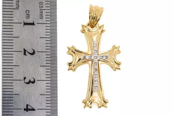 Крест из желтого золота 585 пробы 3,91 гр. с бриллиантовой крошкой б/у