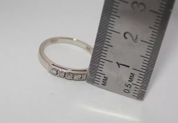 Кольцо из белого золота 500 пробы 2,31 гр. с бриллиантом б/у