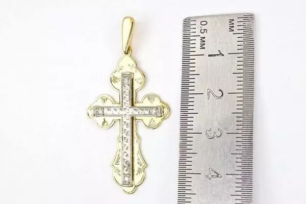 Крест из желтого золота 750 пробы 5,86 гр. с бриллиантом б/у